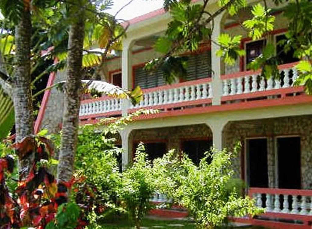 Golden Sunset Villas Negril Lodge